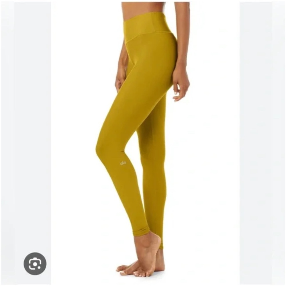 Alo airlift legging small chartreuse color